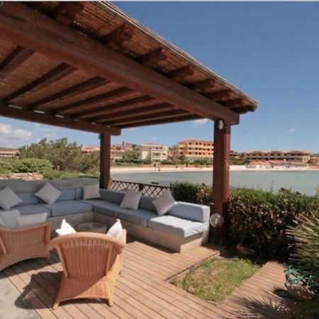 Apartment Pied Dans L'Eau Golfo Aranci Bagian luar foto